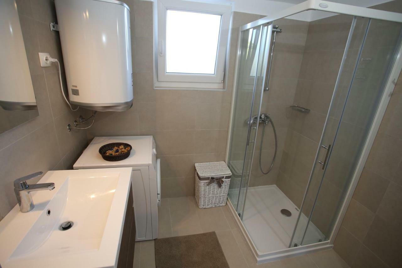 Apartmani Tri Bunje Tribalj Exterior foto
